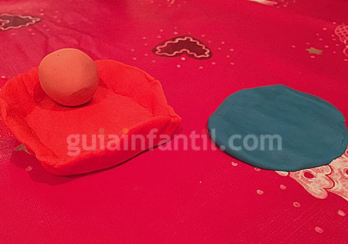 Manualidad de Niño Jesús de plastilina. Paso 2 Manualidad de Niño Jesús de plastilina. Paso 2