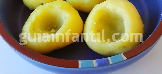 Patatas rellenas de espinacas. Cena divertida para niños