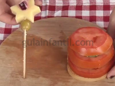 Árbol de Navidad. Canapés para niños. Paso 3 Árbol de Navidad. Canapés para niños. Paso 3