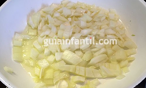 Berenjenas rellenas de carne. Paso 2