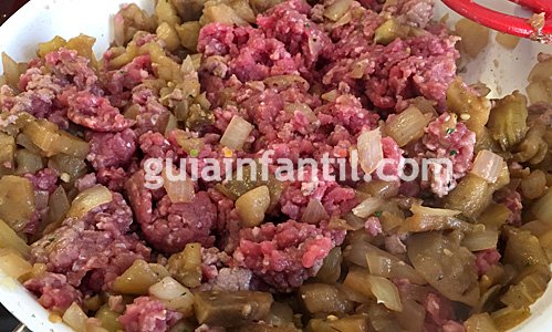 Berenjenas rellenas de carne. Paso 3