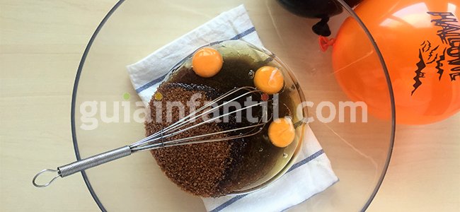 Bizcocho de Halloween. Paso 1