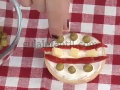 Canapé con forma de bola de Navidad. Paso 2 Canapé con forma de bola de Navidad. Paso 2