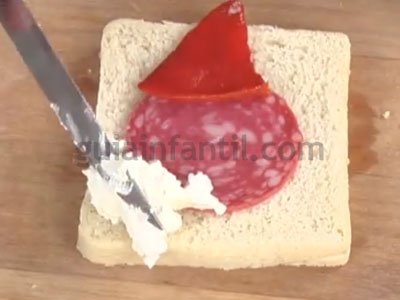 Cara de Papá Noel. Canapés para niños. Paso 2 Cara de Papá Noel. Canapés para niños. Paso 2