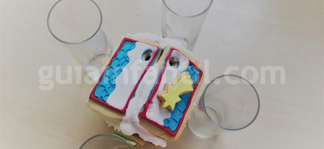 Casita de galletas de jengibre. Paso 6