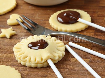 Cookie pop de chocolate para niños. Paso 3