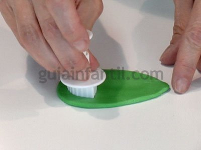 Cómo hacer un cupcake con forma de rosa. Paso 4 Cómo hacer un cupcake con forma de rosa. Paso 4