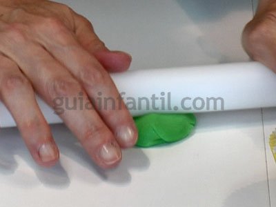 Cómo hacer un cupcake con forma de rosa. Paso 3 Cómo hacer un cupcake con forma de rosa. Paso 3