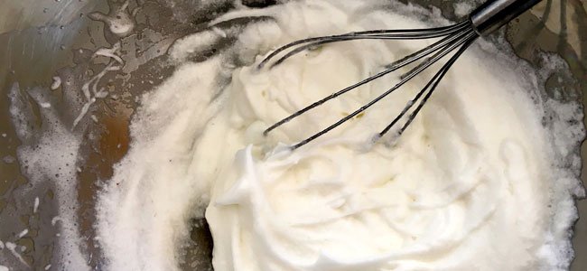 Mousse de fresas y coco Merengue