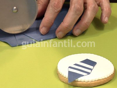 Receta de galleta con forma de medalla. Paso 4