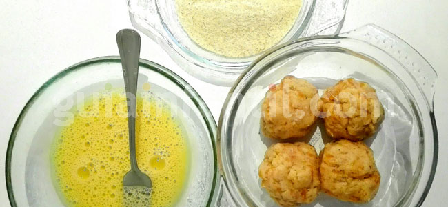 Hamburguesa de merluza, salmón y gambas. Paso 2