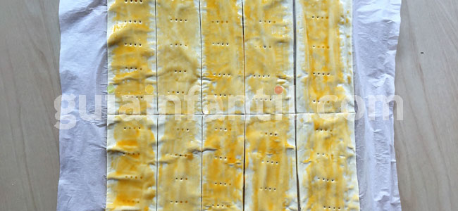 Hojaldre con fresas y chocolate. Paso 1