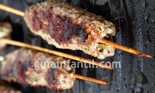 Receta de Kafta o kofta. Brocheta libanesa