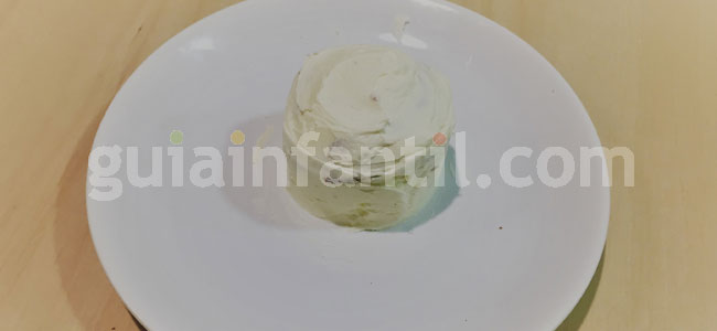 Mini tarta de Papá Noel de Navidad. Paso 4