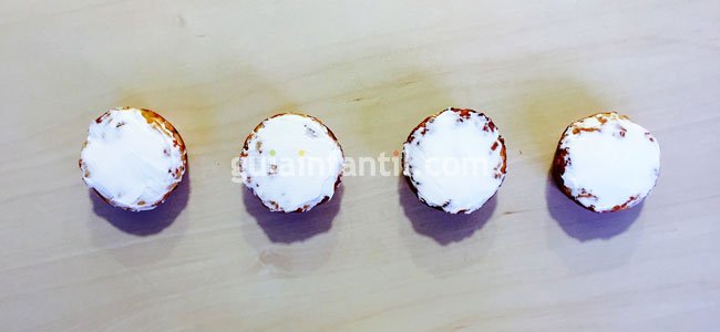 Canapé con la cara de Santa Claus. Paso 3 Canapé con la cara de Santa Claus. Paso 3