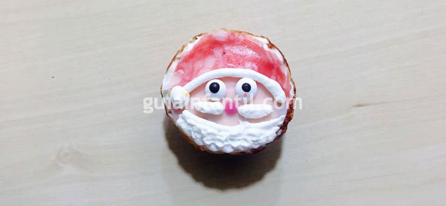 Canapé con la cara de Santa Claus. Paso 5 Canapé con la cara de Santa Claus. Paso 5