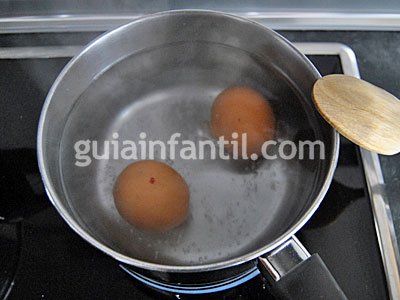 Espaguetis con huevo Menú para niños