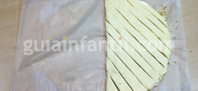 Receta de palitos de queso para Navidad. Paso 3