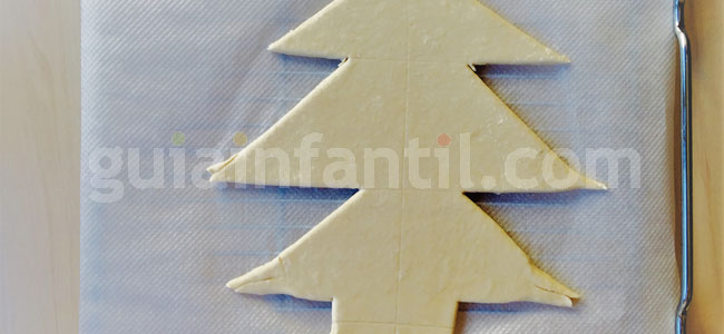 Pizza con forma de árbol de Navidad. Paso 2 Pizza con forma de árbol de Navidad. Paso 2