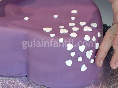 Tarta fondant con forma de corazón. Paso 5 Tarta fondant con forma de corazón. Paso 5