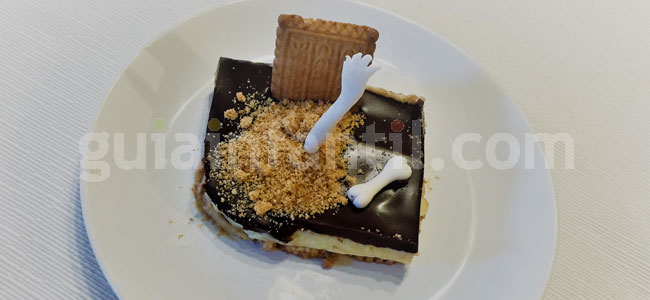 Receta tarta cementerio para Halloween. Paso 4 Receta tarta cementerio para Halloween. Paso 4