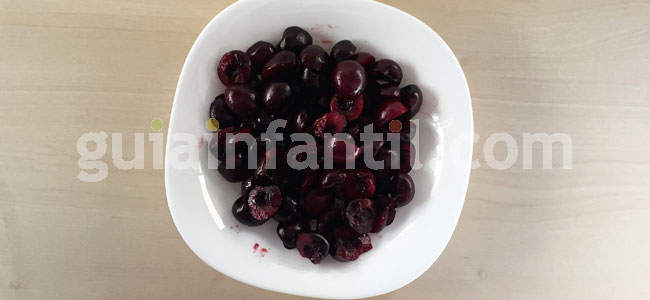 Tarta de cerezas paso a paso. Paso 1