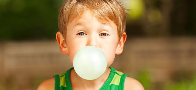 Riesgos de mascar chicle