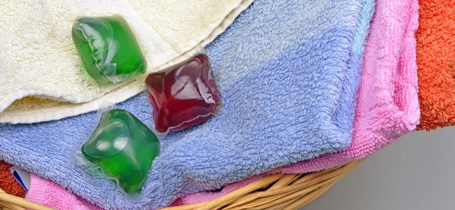 El detergente para lavadora que puede producir quemaduras en los ojos de  los niños
