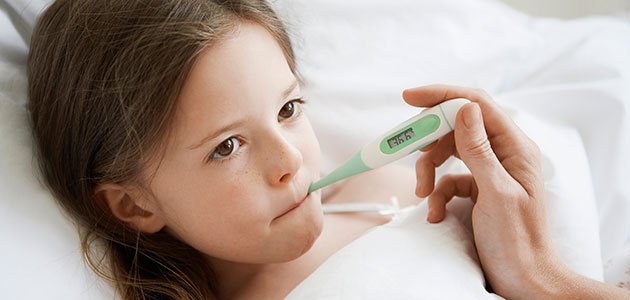 Síndrome de Münchausen niña enferma con termómetro