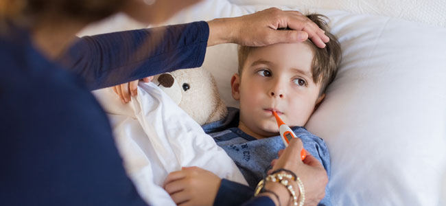 Consejos sobre el virus mano-pie-boca Niño enfermo