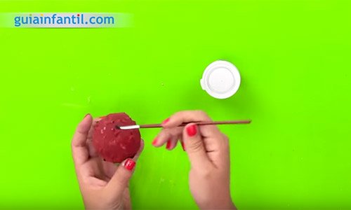 Planetas de papel maché. Paso 2