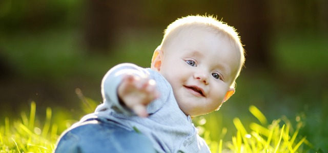 Cómo quitar las manchas de césped de los vaqueros